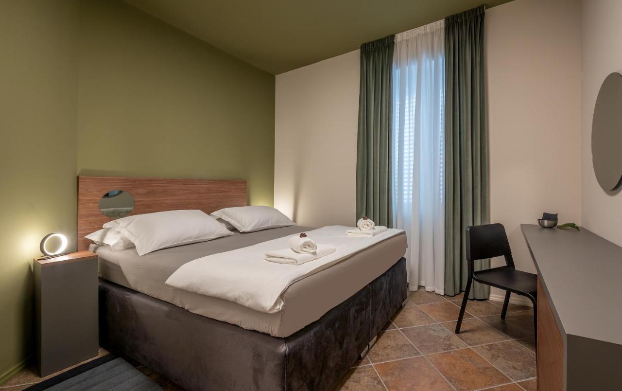 Green, Deluxe Two Bedroom Suite Split Exterior photo